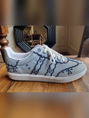Love Rio Blue Floral Elise Vintage Sneakers Size 9